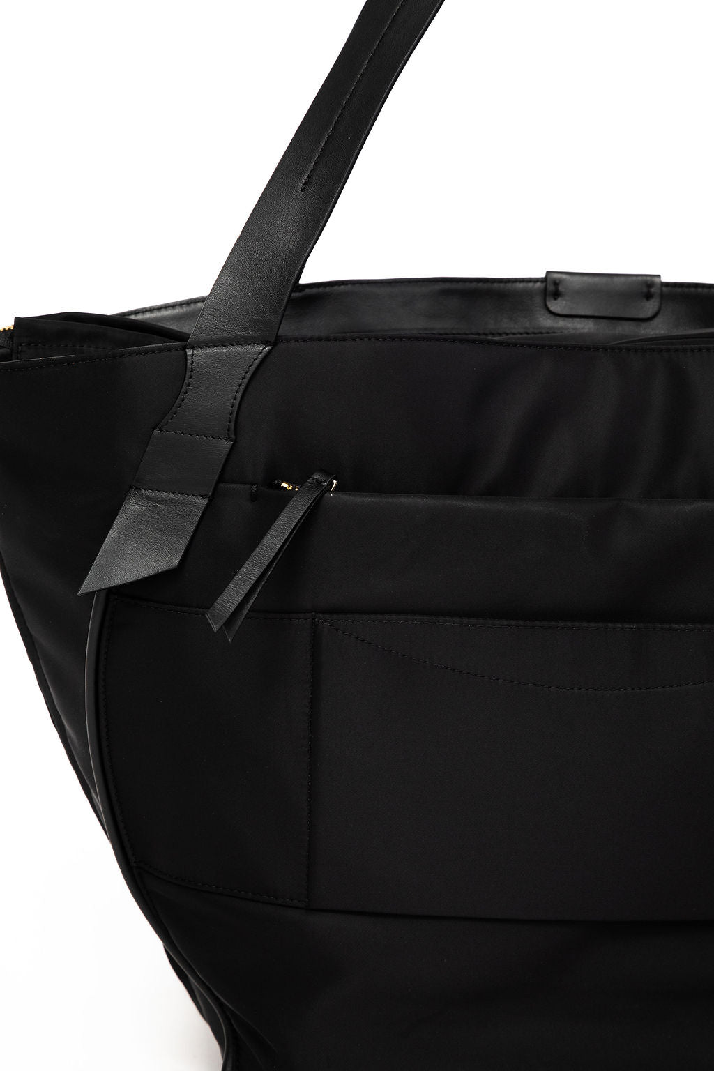 The Nina weekender travel zip